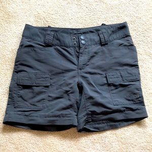 SOLD ❗️North Face Zip Off Shorts w/ Attachable Pant Legs